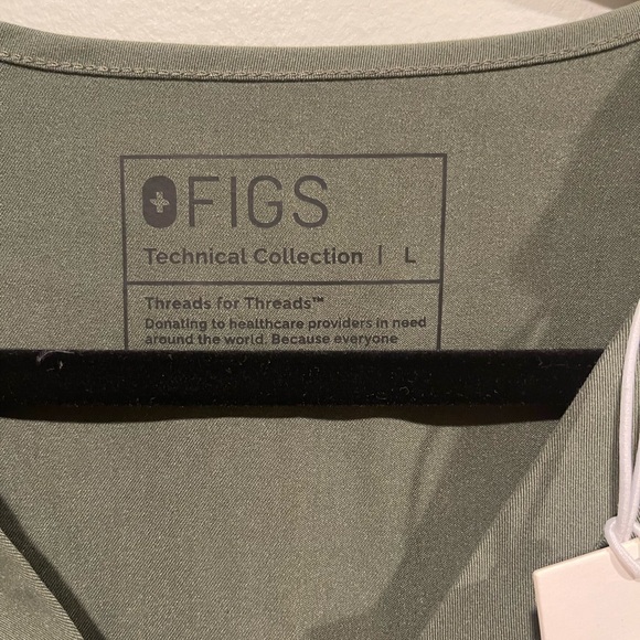 FIGS Casma Three Pocket Top | Size L - Picture 2 of 3